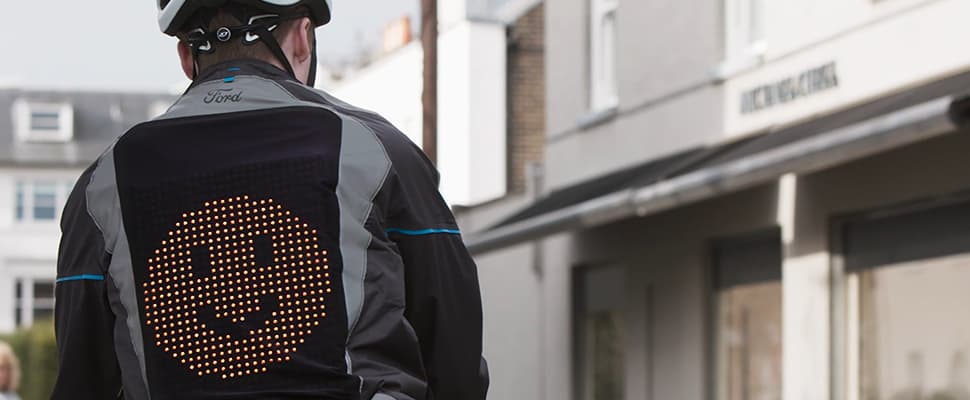 Emoji Jacket Ford houdt fietsers veilig