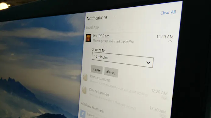 Nieuwe Windows 10-preview synchroniseert notificaties met smartphone-15815719