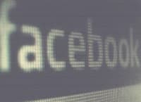 Facebook niet voor de rechter om gebruik foto's minderjarigen