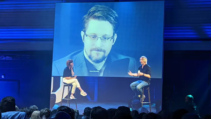 Edward Snowden was via live-videoverbinding aanwezig.