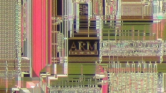 Recente processor-ontwikkelingen: RISC versus CISC, ARM versus Intel