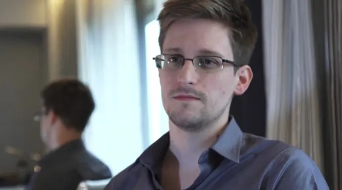Dankzij Edward Snowden hebben we een idee van de schaal waarop iedereen begluurd wordt.