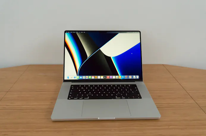 De MacBook Pro is nu wat hoekiger.
