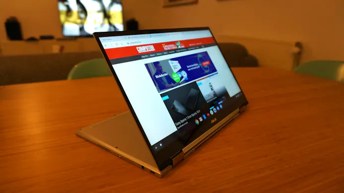 De Chromebook FLip C436 heeft een 360graden-scharnier en is ook als grote tablet te gebruiken.