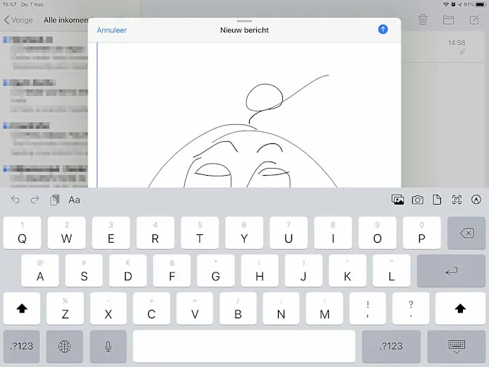 Het toetsenbord in iPadOS bevat ook een vernieuwde knoppenbalk