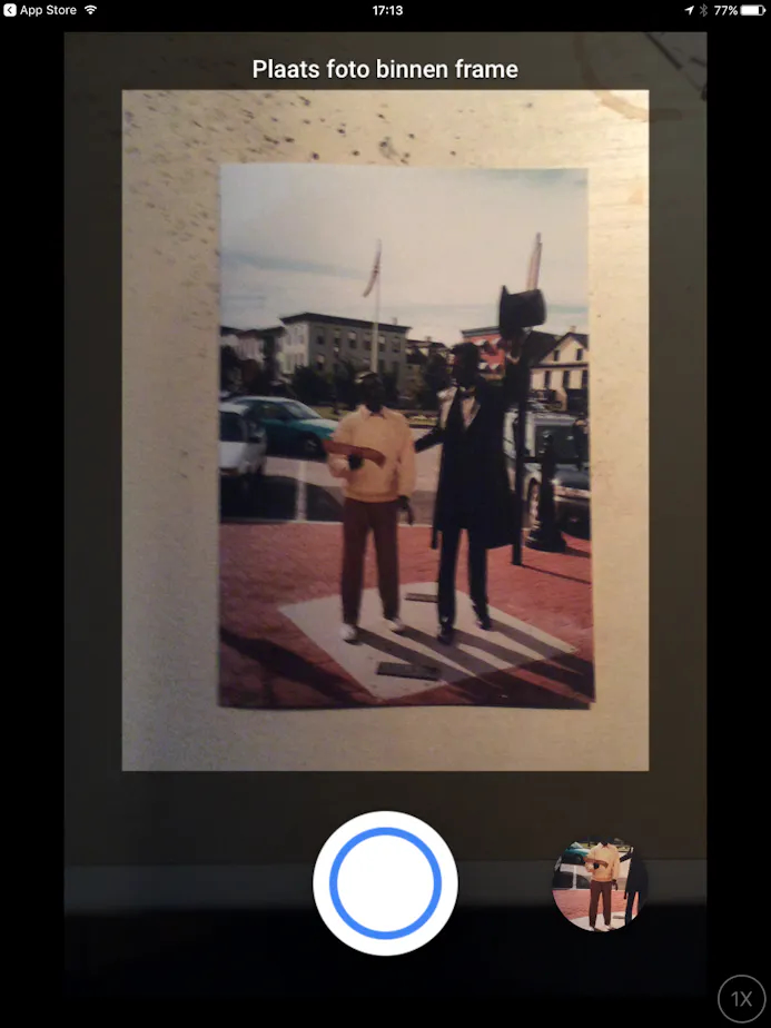 Tip 10 De app Fotoscan zorgt ervoor dat je je oude scanner wel de deur uit kunt doen.