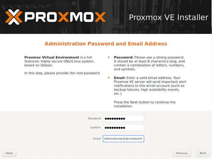 04 Het instellen van een administratorwachtwoord en -mailadres is een van de stappen in de Proxmox-installatie.