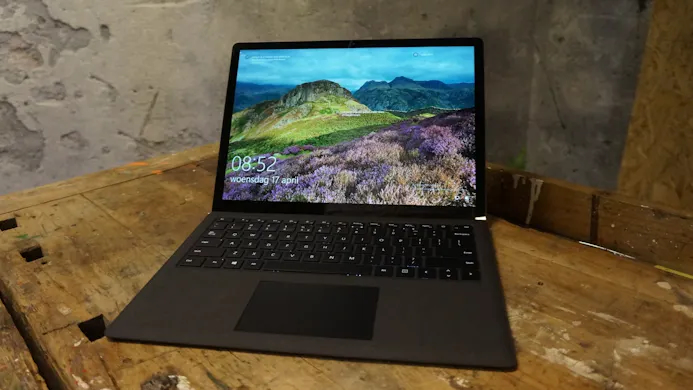 De Microsoft Surface Laptop 2 is verkrijgbaar in stijlvol zwart.