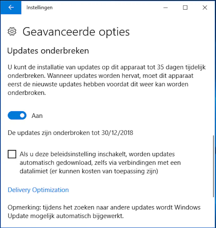 Microsoft maakt het uitstellen van updates niet makkelijk, al kan het in professionele versies van Windows wel.