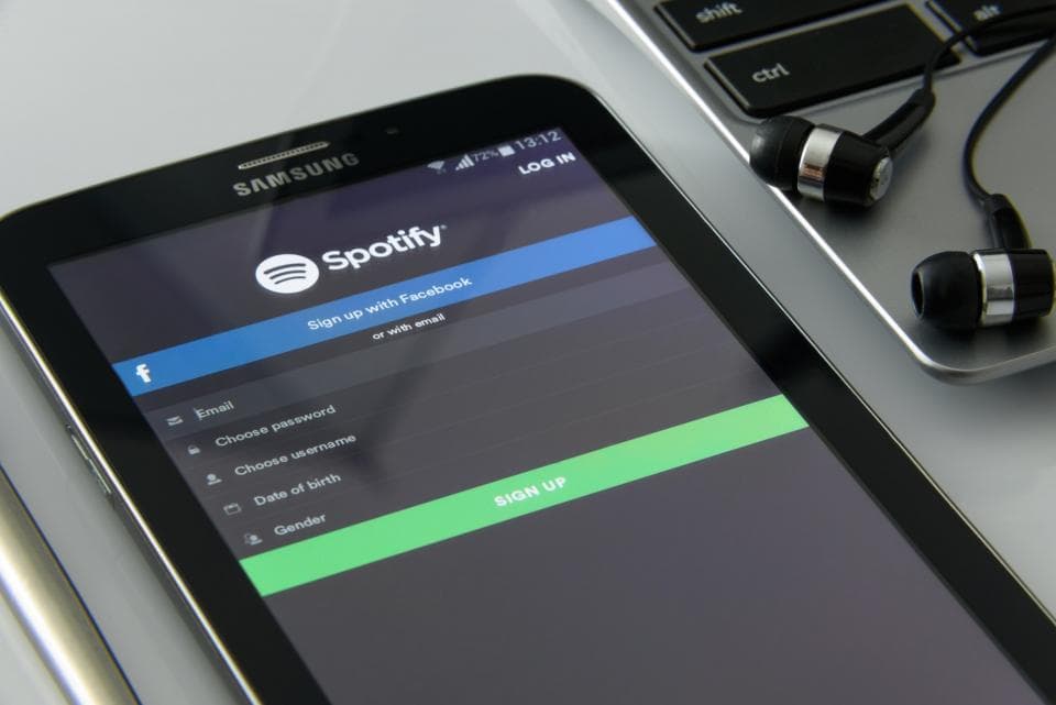 Spotify afspelen op je oude muziekinstallatie