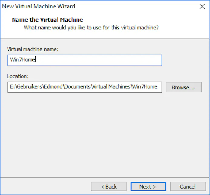 07 Geef elke virtuele machine een naam en een eigen installatiemap voor onder meer de virtuele harde schijf.