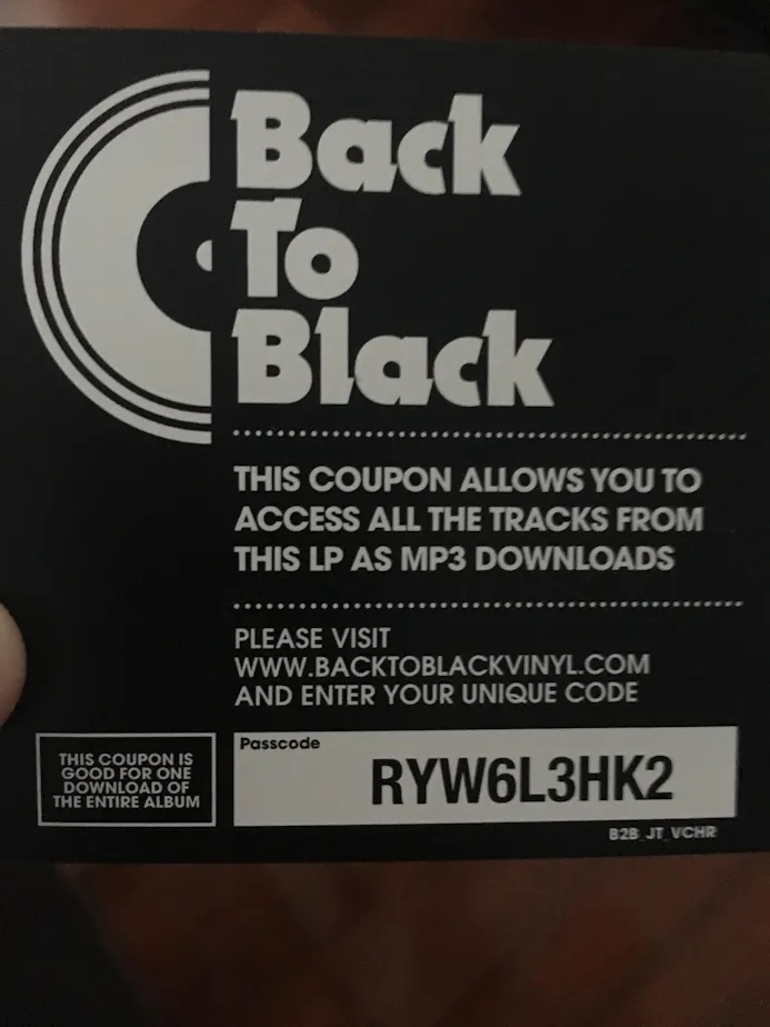 Het bekende label Back To Black stopt meestal een downloadcode in de platenhoes.