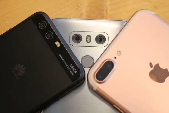 Apple, LG en Huawei rusten hun smartphone uit met twee camera's.