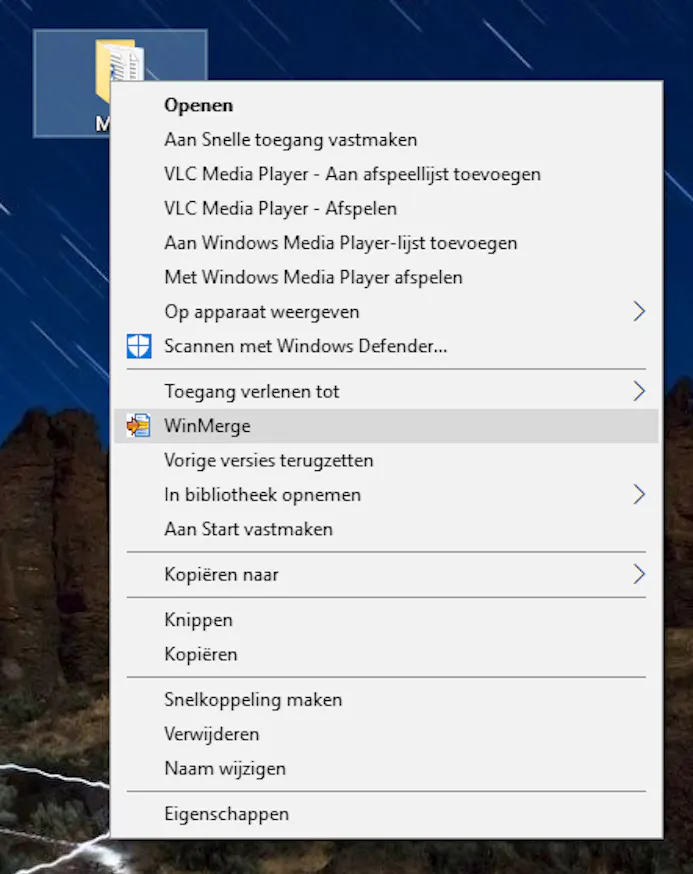 Met de rechtermuisknop kun je  WinMerge in Windows Verkenner activeren.