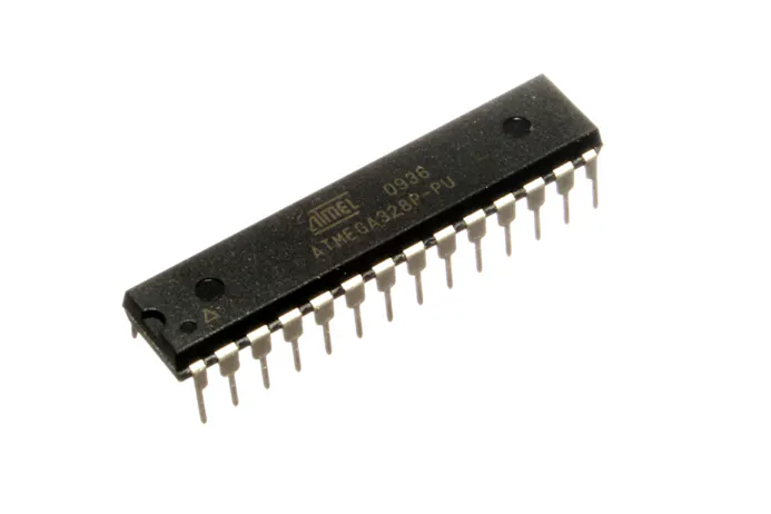 De basis van de Arduino Uno is de Atmel-microcontroller ATMEGA328P.