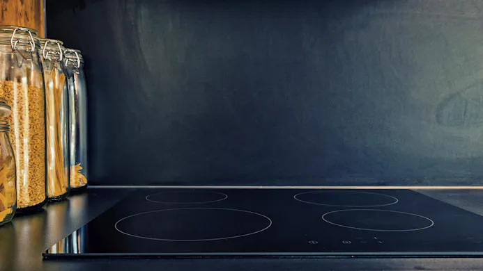 De keramische kookplaat versus de inductiekookplaat: welke is zuiniger?-22547919