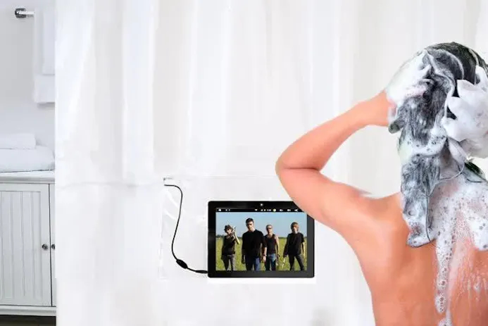 ShowerTunes biedt een douchgording met ingebouwde speakers en een beschermzak voor de iPad.