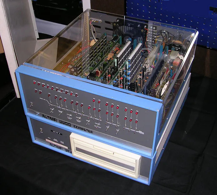 De Altair 8800 was een bouwpakket zonder toetsenbord of scherm en hij kostte 495 dollar. Foto: Michael Holley.