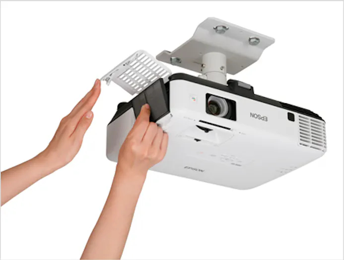 Elke Epson-projector is gemakkelijk te onderhouden, de stoffilters bevinden zich aan de voor- of zijkant.