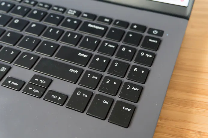 De LG Gram 16 heeft een toetsenbord met numeriek veld.