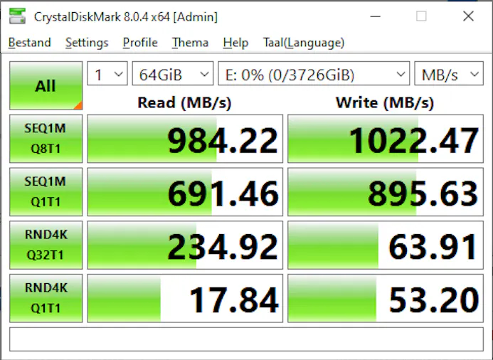 CrystalDiskMark-scores voor Samsung T7 Shield 4 TB.