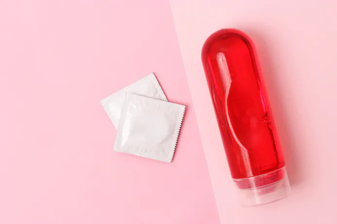 Glijmiddel met condoom