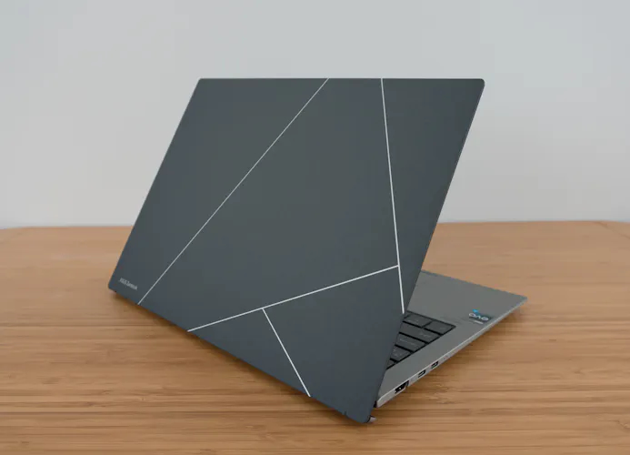 ASUS ZenBook S 13 OLED