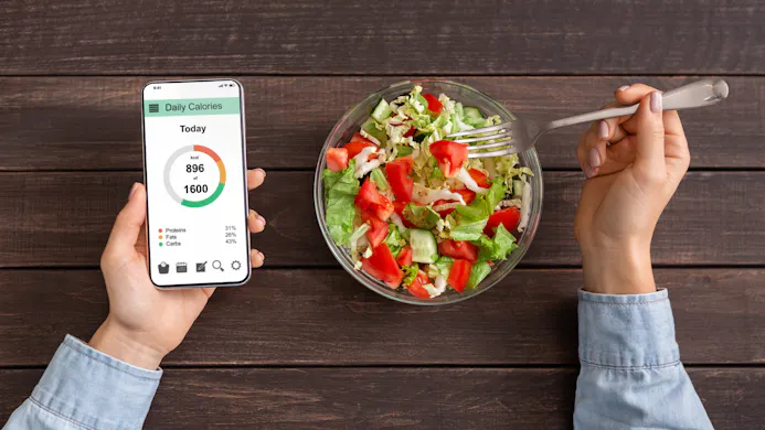Salade eten en calorieen bijhouden in een app