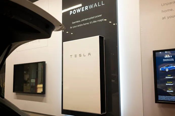 Thuisbatterij thuisaccu home energy storing system Tesla Powerwall