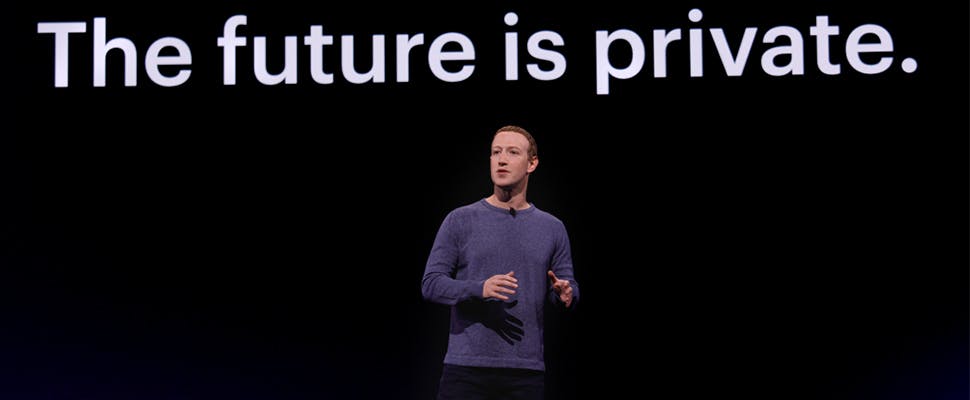 Tanend Facebook gooit het roer flink om