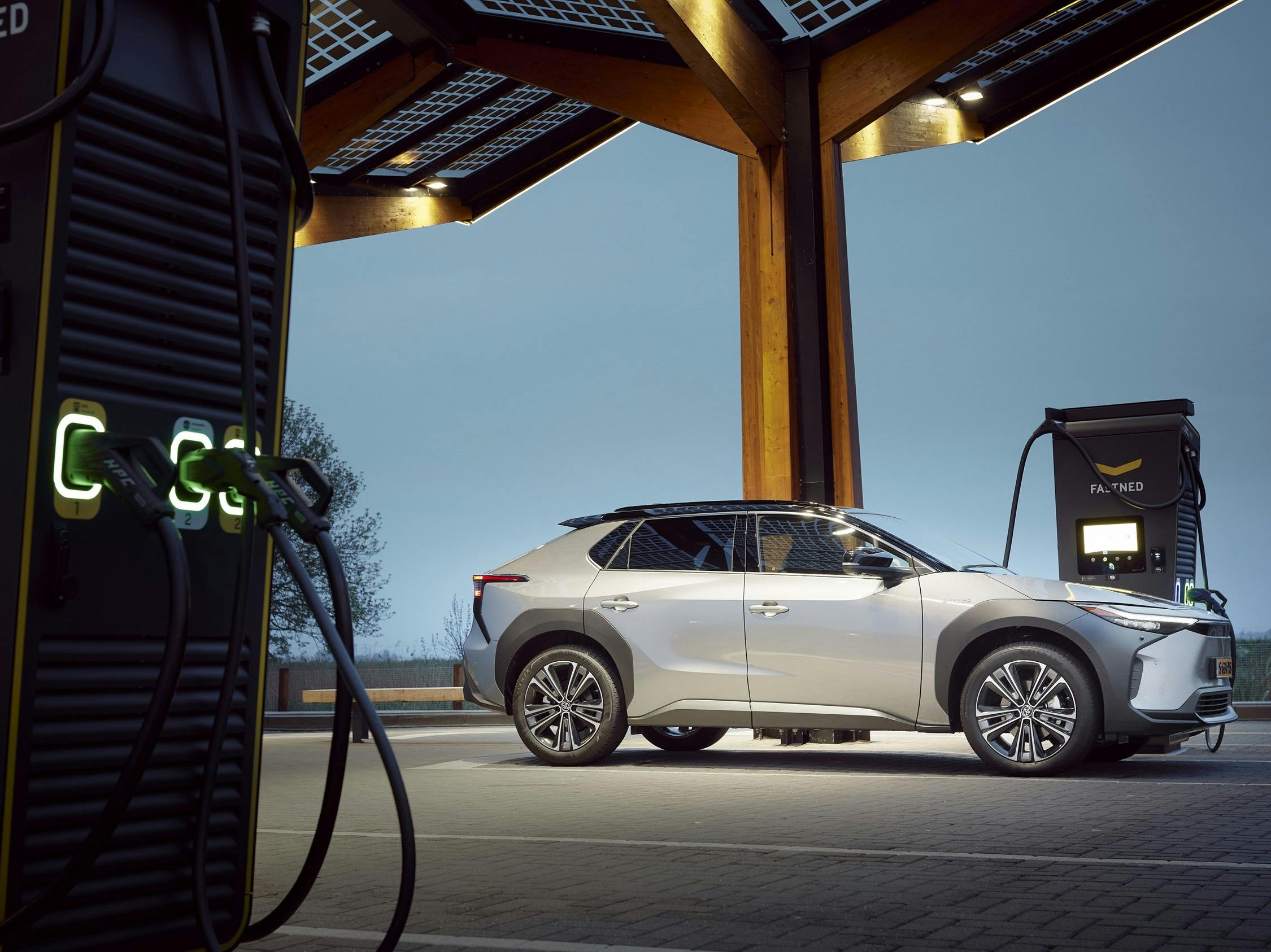 Tel uit je winst: bijna 6.000 euro korting op elektrische Toyota bZ4X