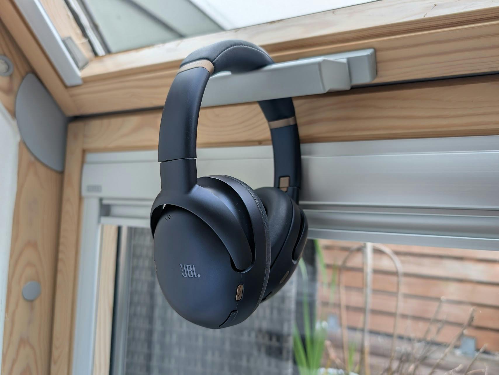 Review JBL Tour One M3 – Zeer complete hoofdtelefoon